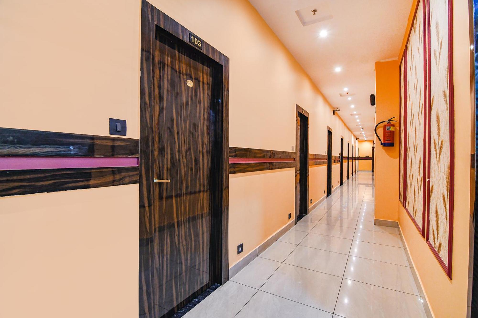 Fabhotel Royal Park Inn - Nr Eden Garden Stadium Calcutta Extérieur photo